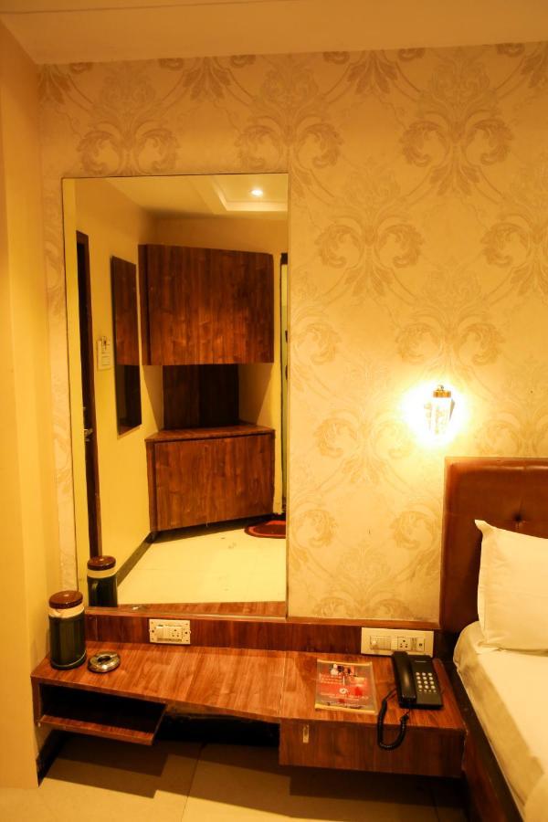 Garden Creek Residency - Near To Mumbai International Airport Hotel Kültér fotó